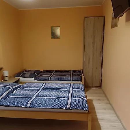 Za Lasem Κατάλυμα σε φάρμα Napachanie